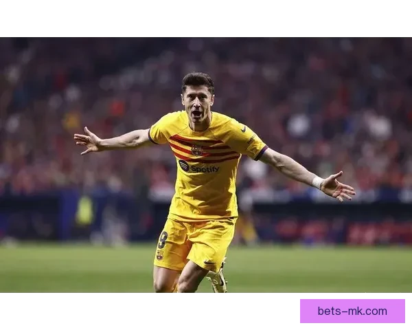 巴萨力克十人马竞七分领跑莱万绝杀拉什福德建功