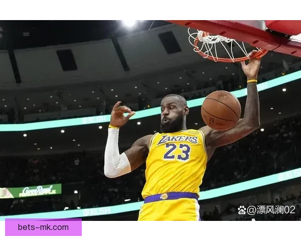 詹姆斯对魔术历史出场王纪念鞋 1612数字见证辉煌里程碑